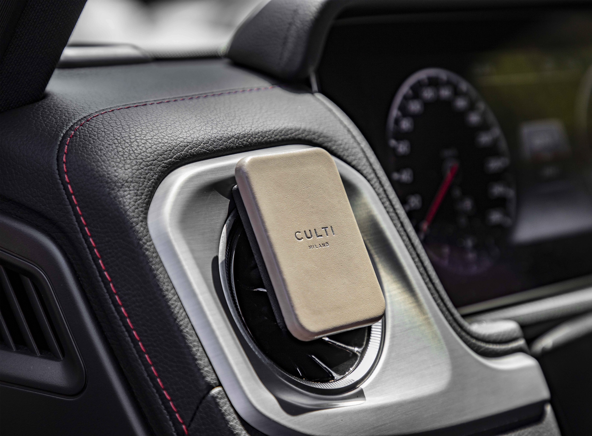 이탈리아 럭셔리 향수 쿨티밀라노, 5가지 향 '카 디퓨저' 출시 27-Image